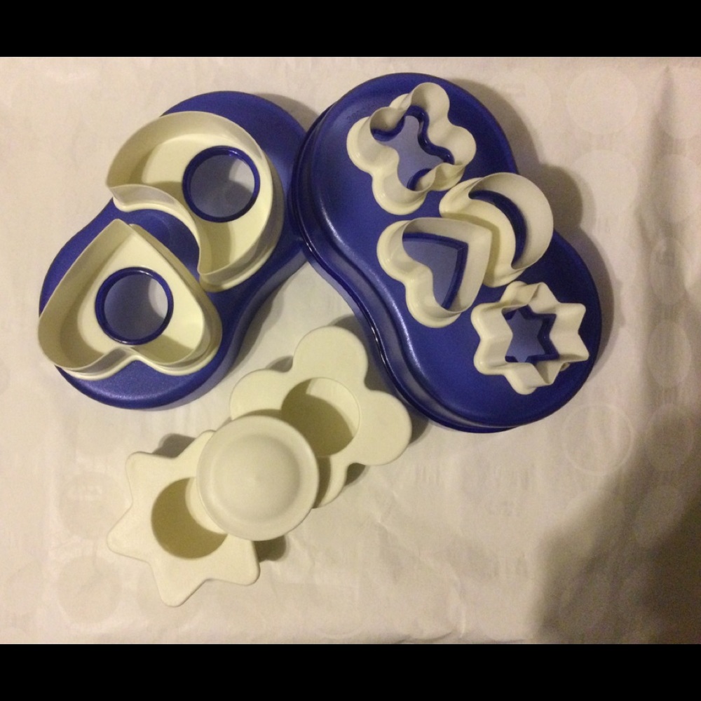 Tupperware bundle - Picture 2 of 7